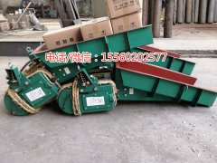 一小時(shí)產(chǎn)量高達(dá)35噸的電磁振動(dòng)給料機(jī)、GZ-4給料機(jī)無(wú)極調(diào)節(jié)給料量